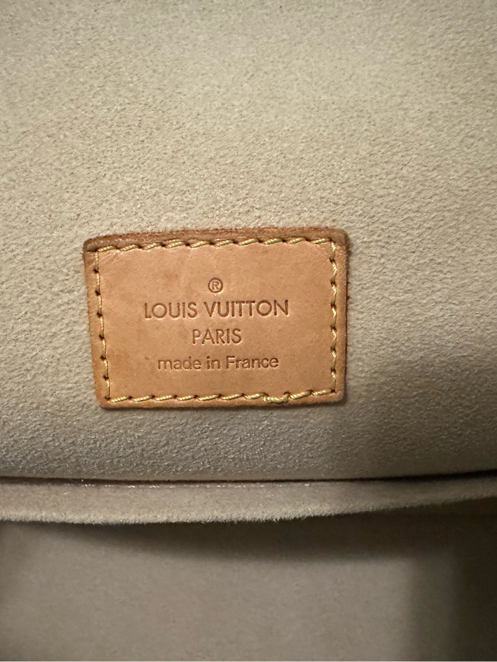 Louis Vuitton Manhattan - Picture 7 of 10